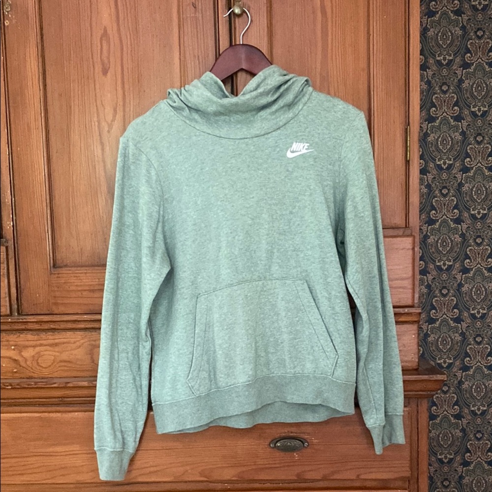 Nike Green Long Sleeve Relaxed Sweatshirt